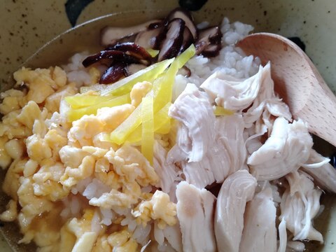 奄美大島郷土料理　鶏飯風。鶏ささみ中華だし茶漬け